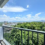 The Paloh Town Suites 4R2B With 2 Carpark By Iwh Suites